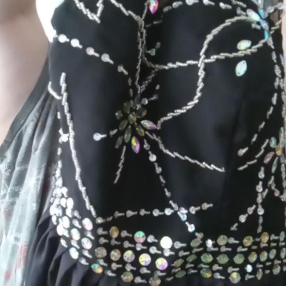 Beautiful Prom Dress - Picture 4 of 7